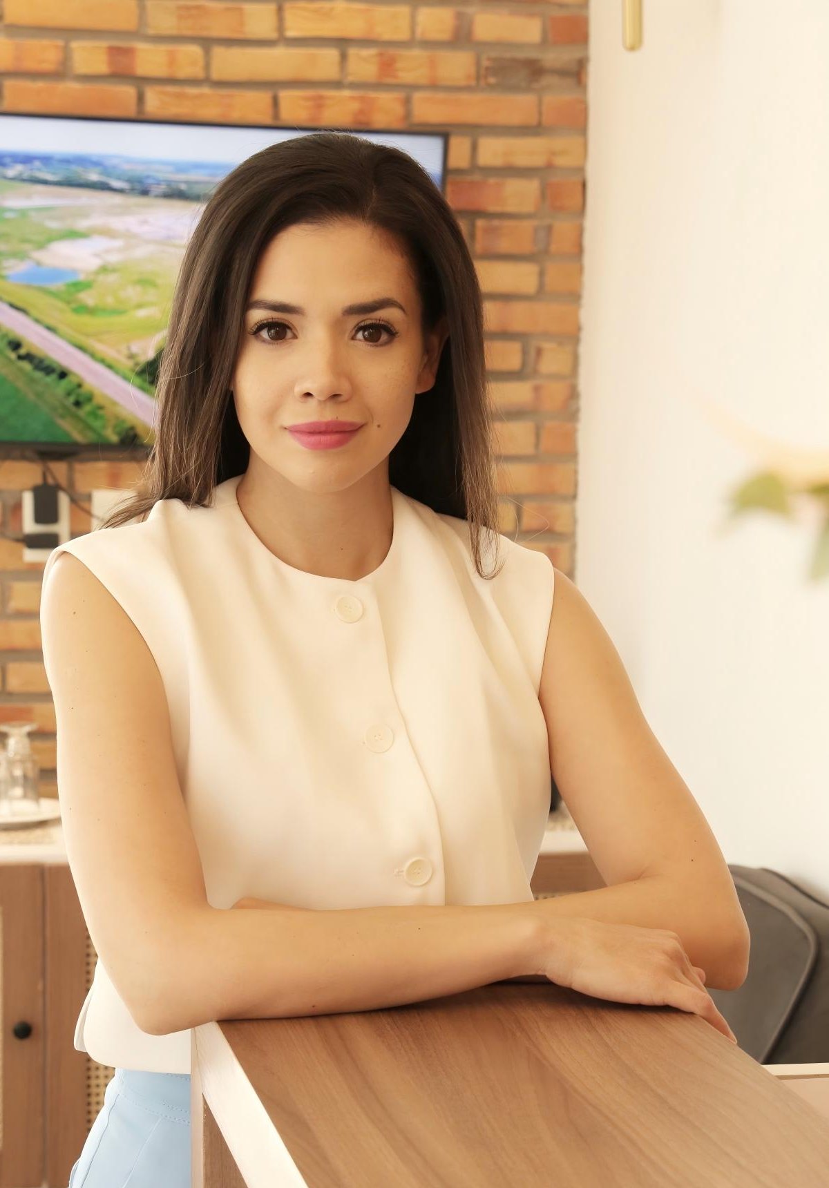 Dra. Cynthia Báez en la clínica EstetiCare
